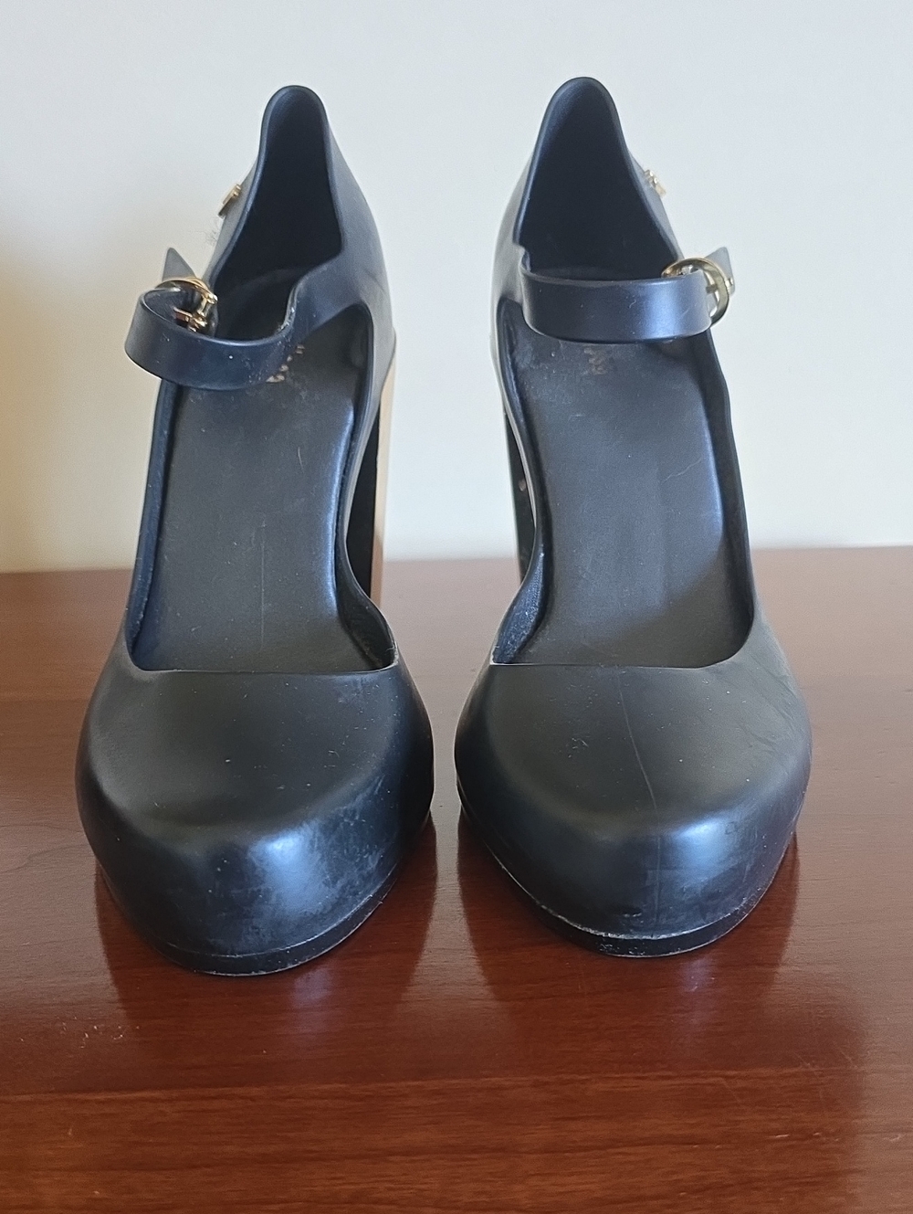 MELISSA Kristen Night Mary Janes. Stunning Black Jellies With Metalic Gold Heels - Picture 2 of 8